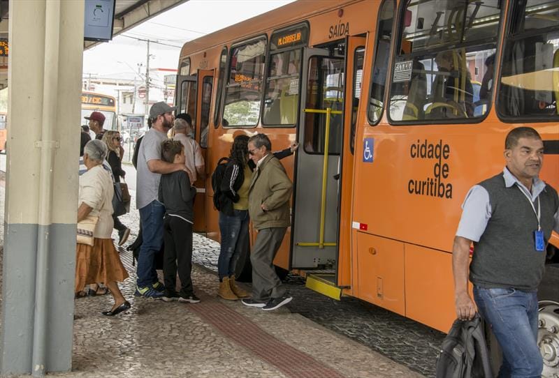 População da Cidade Industrial de Curitiba ganha nova linha de ônibus nesta segunda